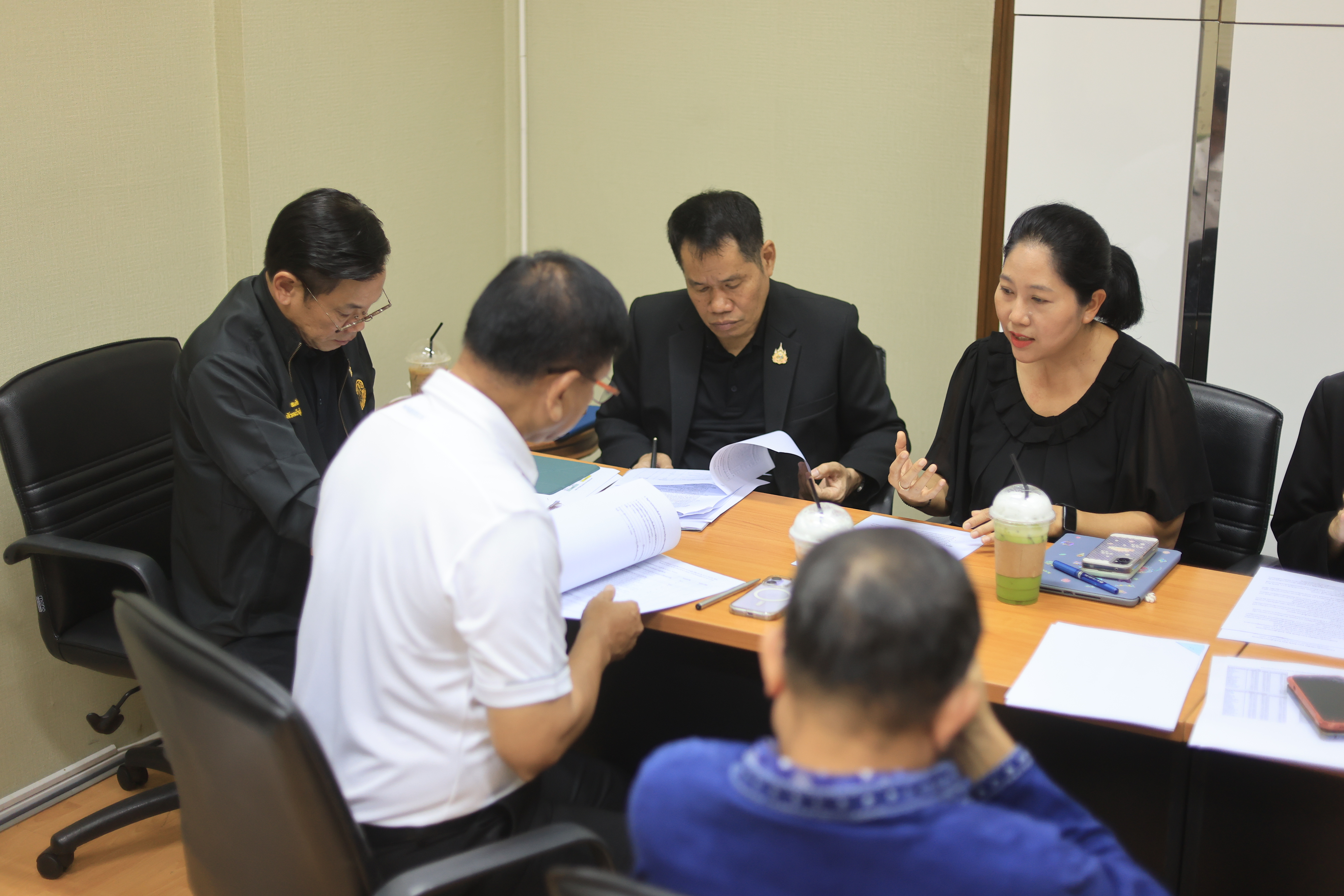 title - คณะผู้ตรวจราชการกรม ประชุมพิจารณาร่างหลักเกณฑ์การคัดเลือกรางวัลให้กับหน่วยงาน ส.ป.ก.จังหวัด สำหรับทีมผู้ตรวจราชการกรม ส.ป.ก.